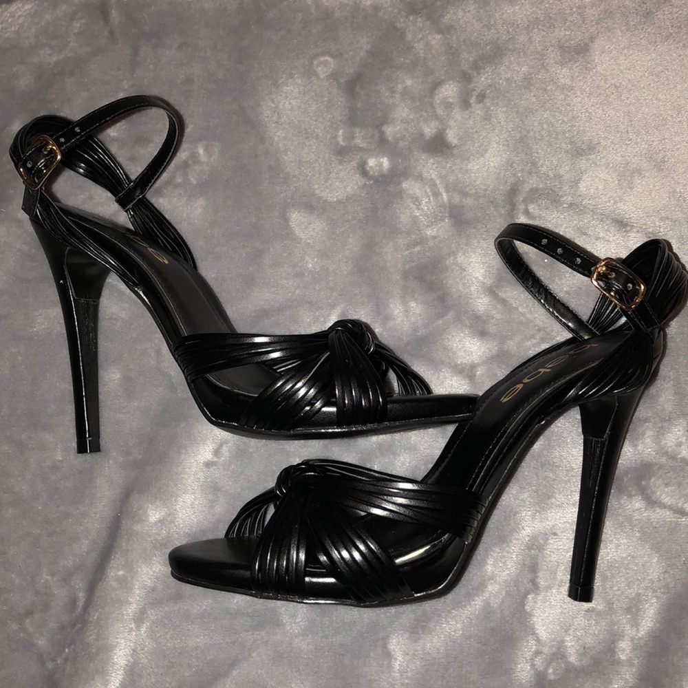 bebe sandals